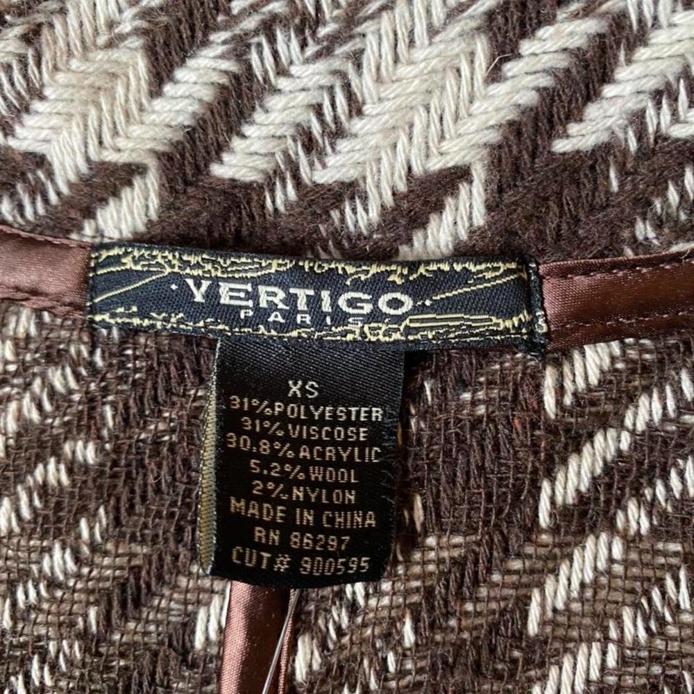 𝅺VERTIGO Cape - Picture 4 of 4
